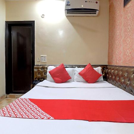 Oyo Flagship 81569 The Red Rose Inn Νέο Δελχί Εξωτερικό φωτογραφία