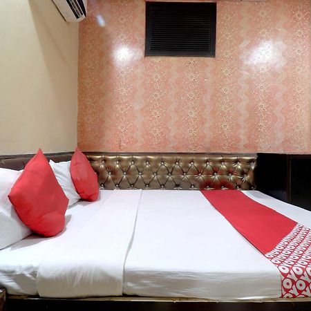 Oyo Flagship 81569 The Red Rose Inn Νέο Δελχί Εξωτερικό φωτογραφία
