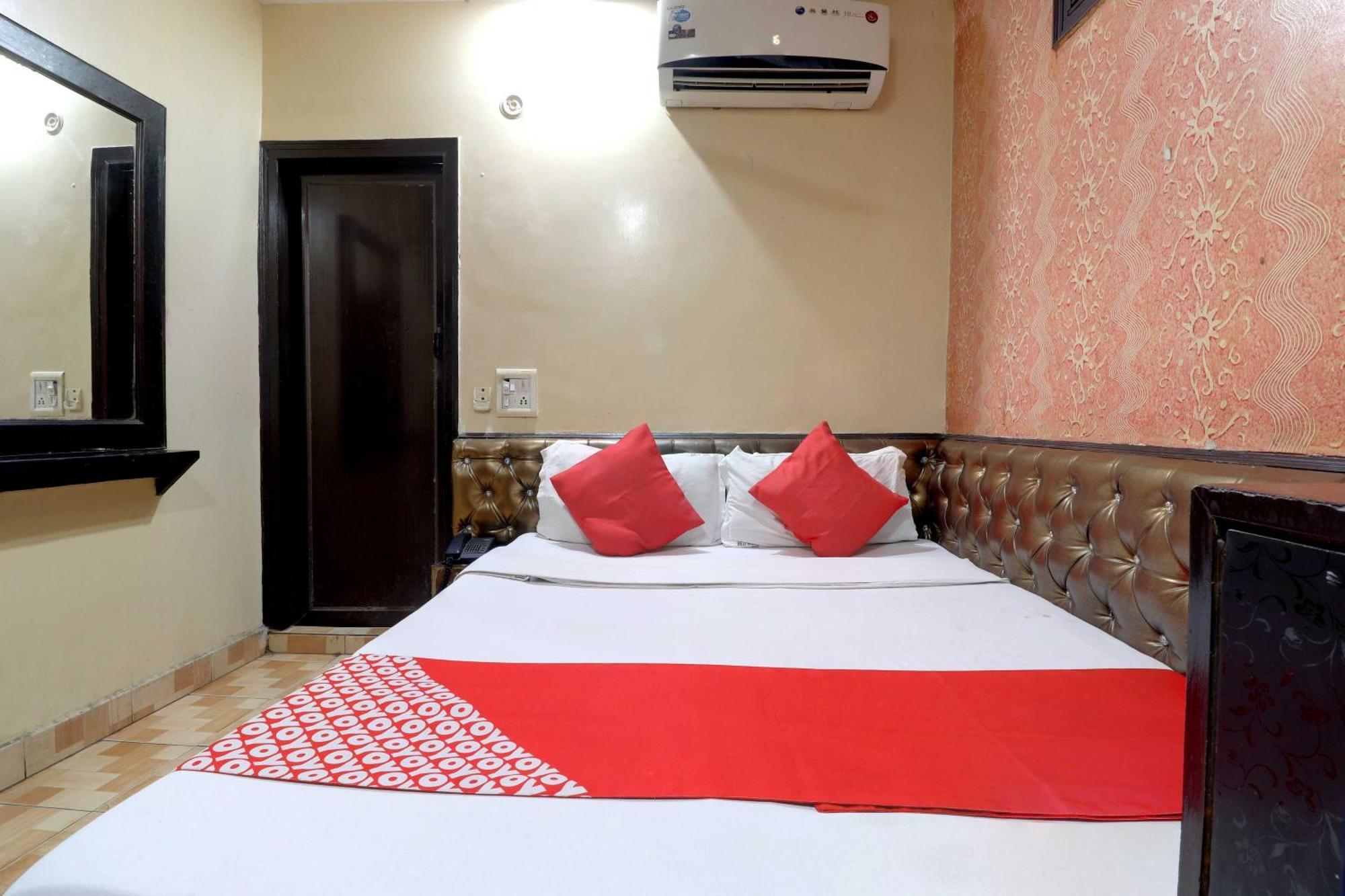 Oyo Flagship 81569 The Red Rose Inn Νέο Δελχί Εξωτερικό φωτογραφία
