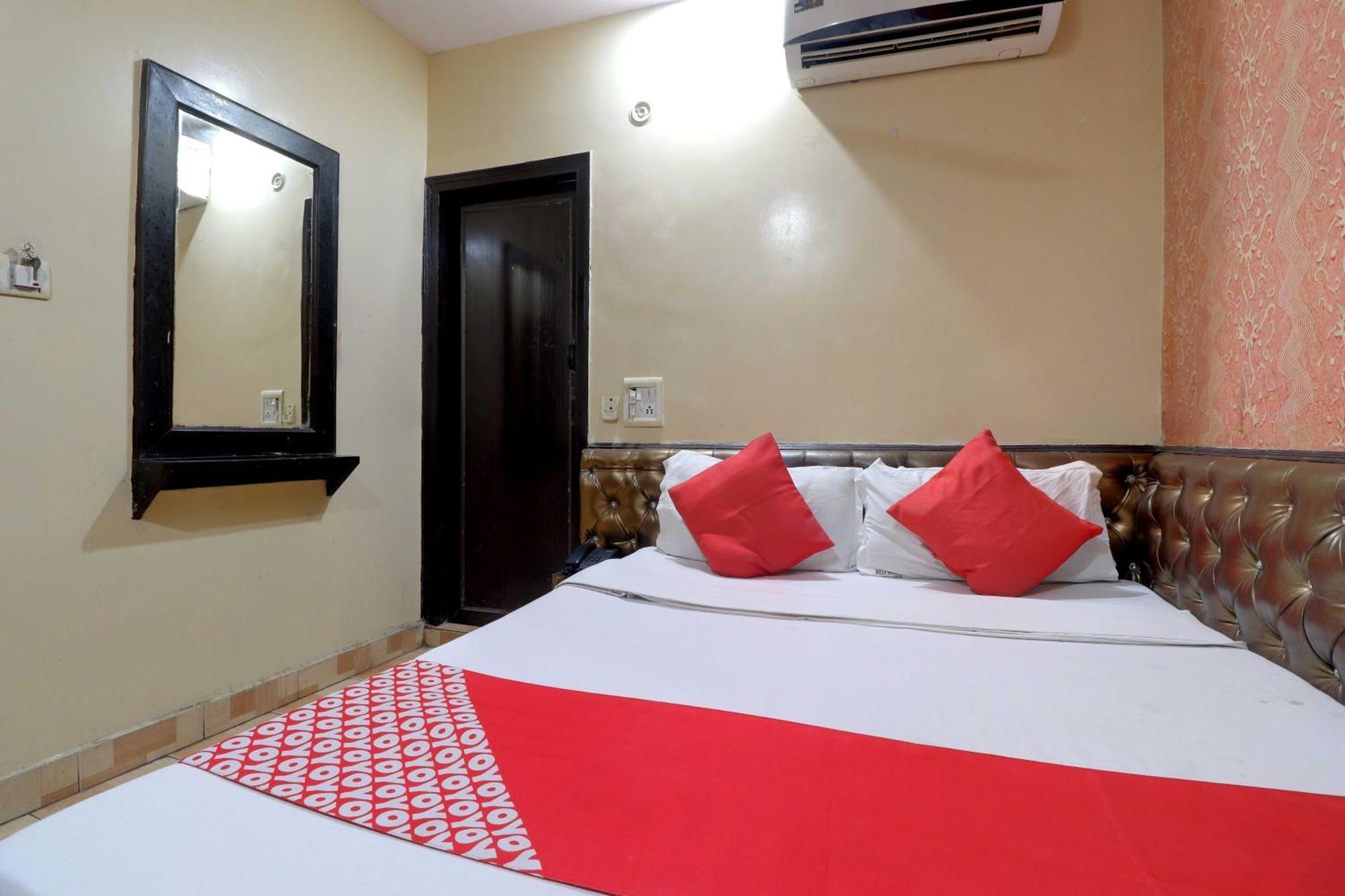 Oyo Flagship 81569 The Red Rose Inn Νέο Δελχί Εξωτερικό φωτογραφία