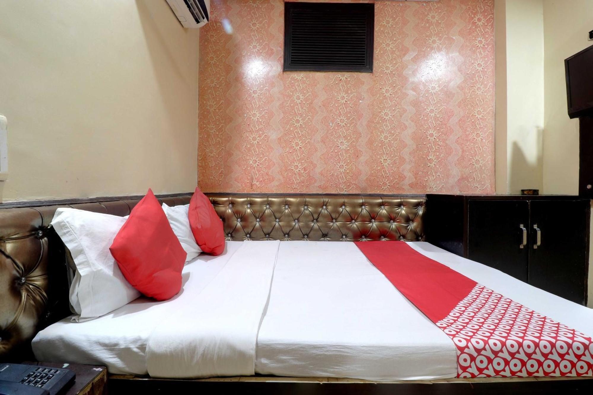 Oyo Flagship 81569 The Red Rose Inn Νέο Δελχί Εξωτερικό φωτογραφία