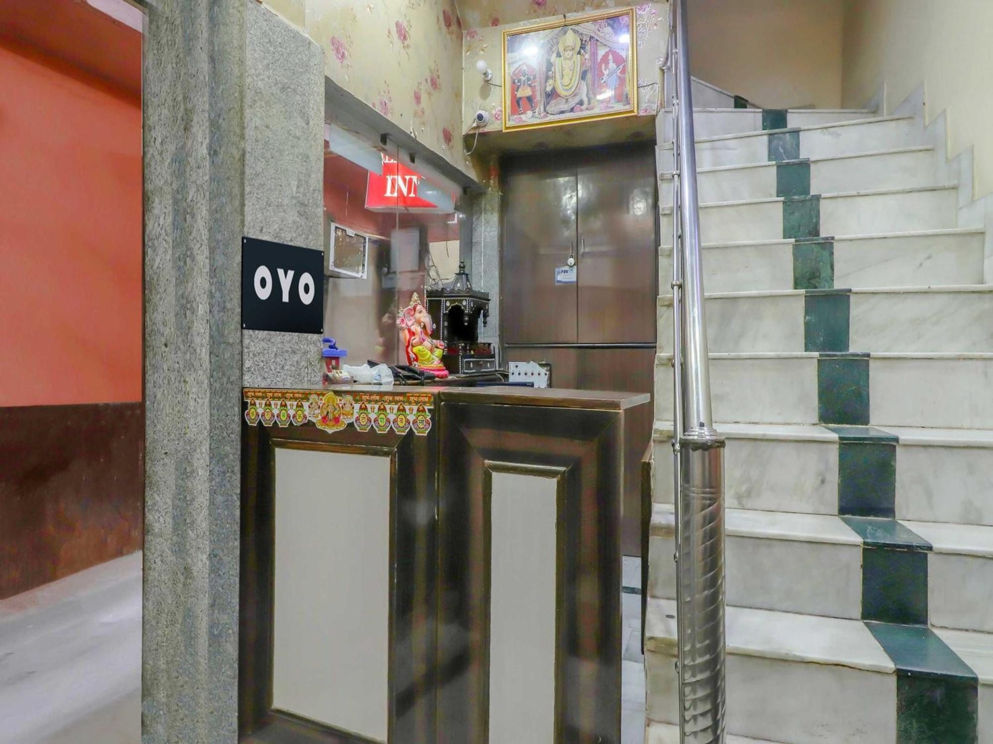 Oyo Flagship 81569 The Red Rose Inn Νέο Δελχί Εξωτερικό φωτογραφία